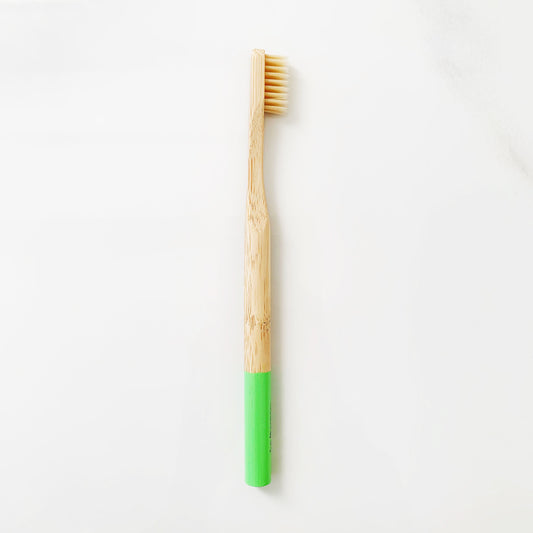 فرشاة أسنان بخشب الخيزران الطبيعي - عدة ألوان